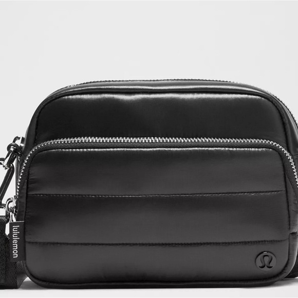 lululemon athletica everywhere crossbody bag 2L wunder puff
